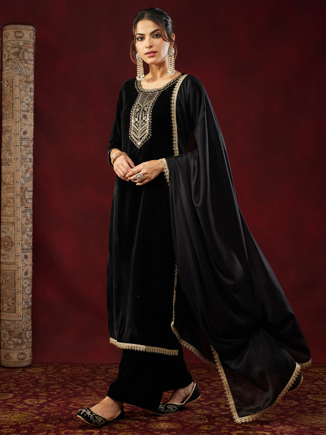 Janasya Women's Black Velvet Zari Yoke Embroidered Straight Kurta Set