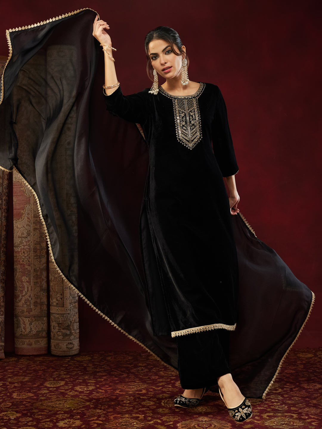 Janasya Women's Black Velvet Zari Yoke Embroidered Straight Kurta Set