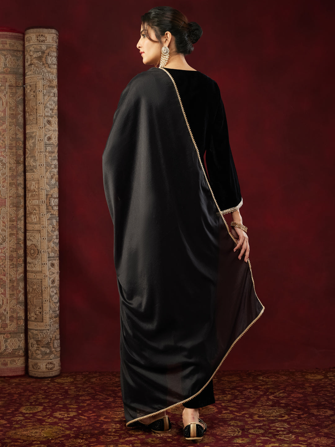 Janasya Women's Black Velvet Embellished Straight Kurta Set