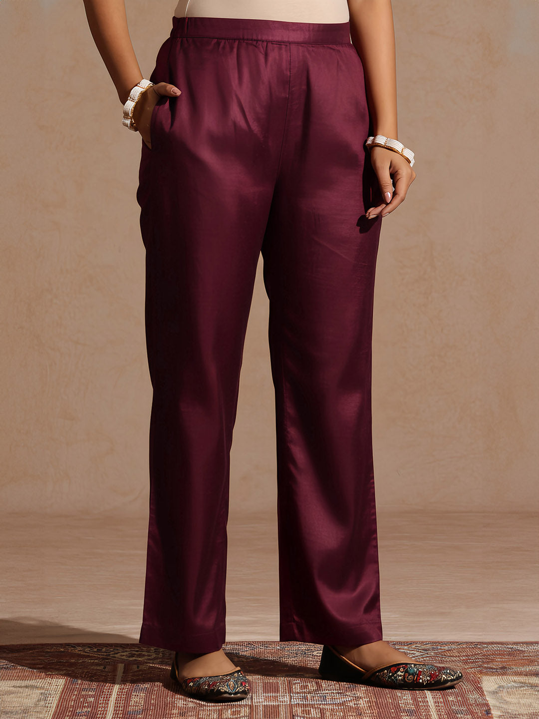 Janasya Women's Magenta Silk Blend Zari Embroidered Straight Kurta Set