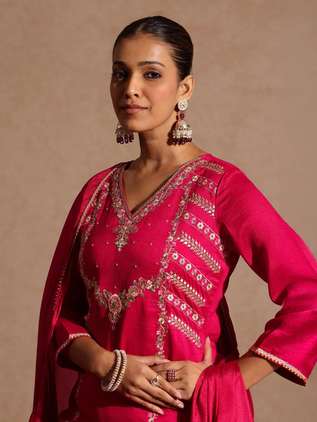 Janasya Women's Pink Silk Blend Zari Embroidered Straight Kurta Set