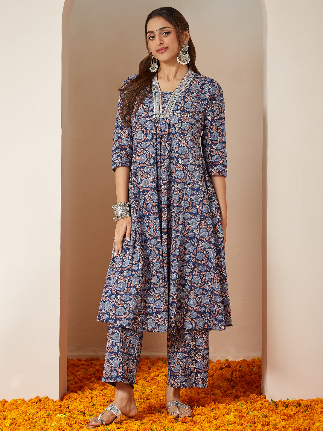 Janasya Women's Blue Pure Cotton Yoke Design Floral Printed A-line Kurta Set - qivii