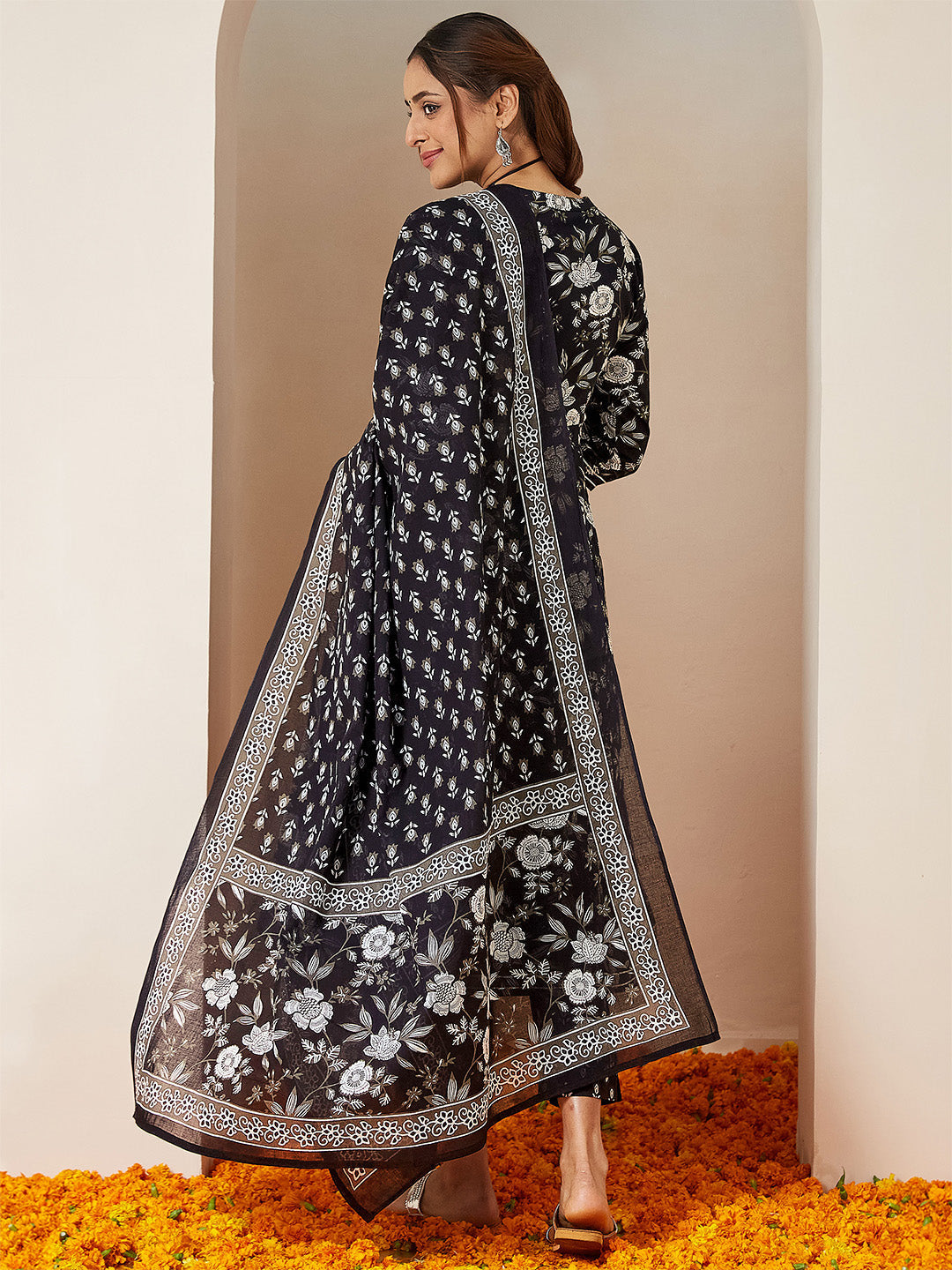 Janasya Women's Black Pure Cotton Floral Printed Anarkali Kurta Set - qivii