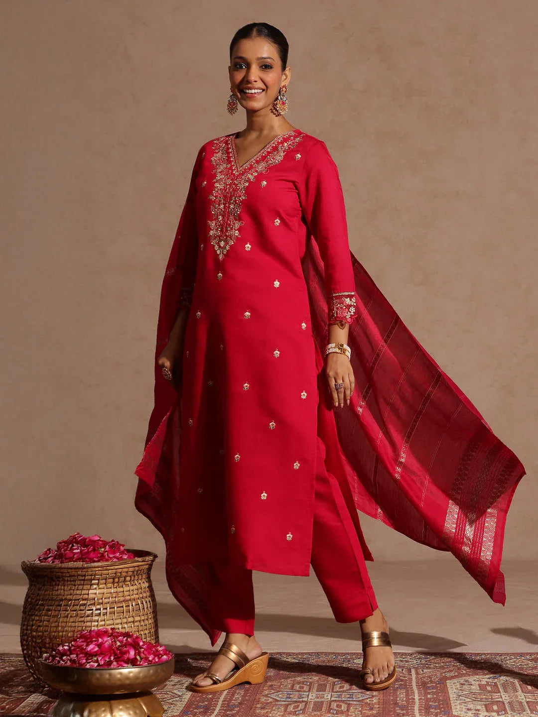 Janasya Women's Pink Silk Blend Embroidered Straight Kurta Set