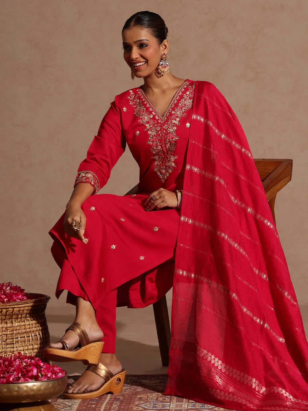 Janasya Women's Pink Silk Blend Embroidered Straight Kurta Set