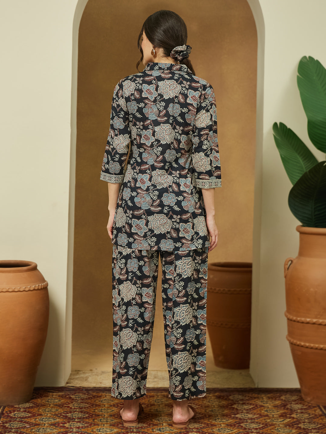 Janasya Women's Black Pure Cotton Floral Printed Straight Co-ord Set - qivii