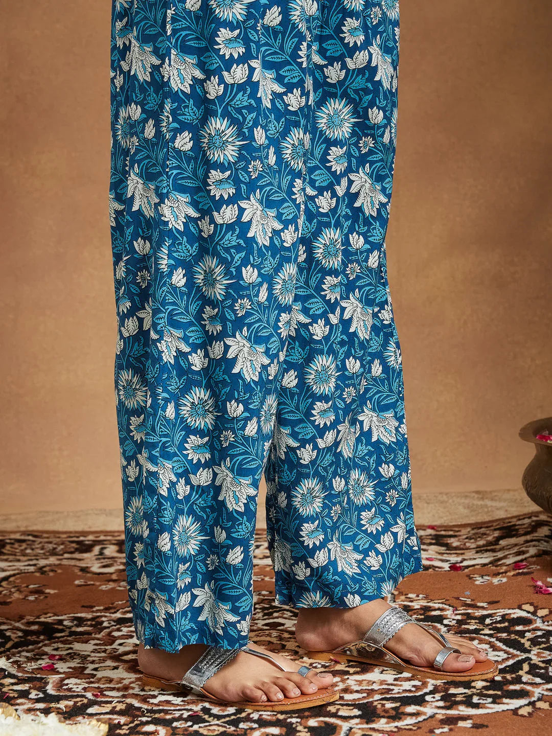 Janasya Women's Blue Pure Cotton Floral Printed A-line Kurta Set