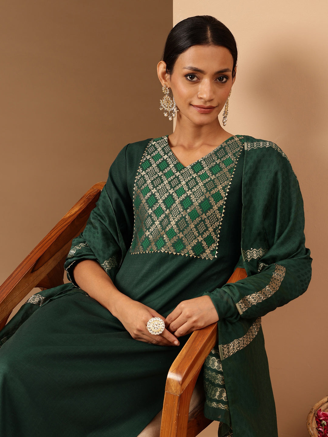 Janasya Women's Bottle Green Cotton Blend Yoke Design Straight Kurta Set - qivii