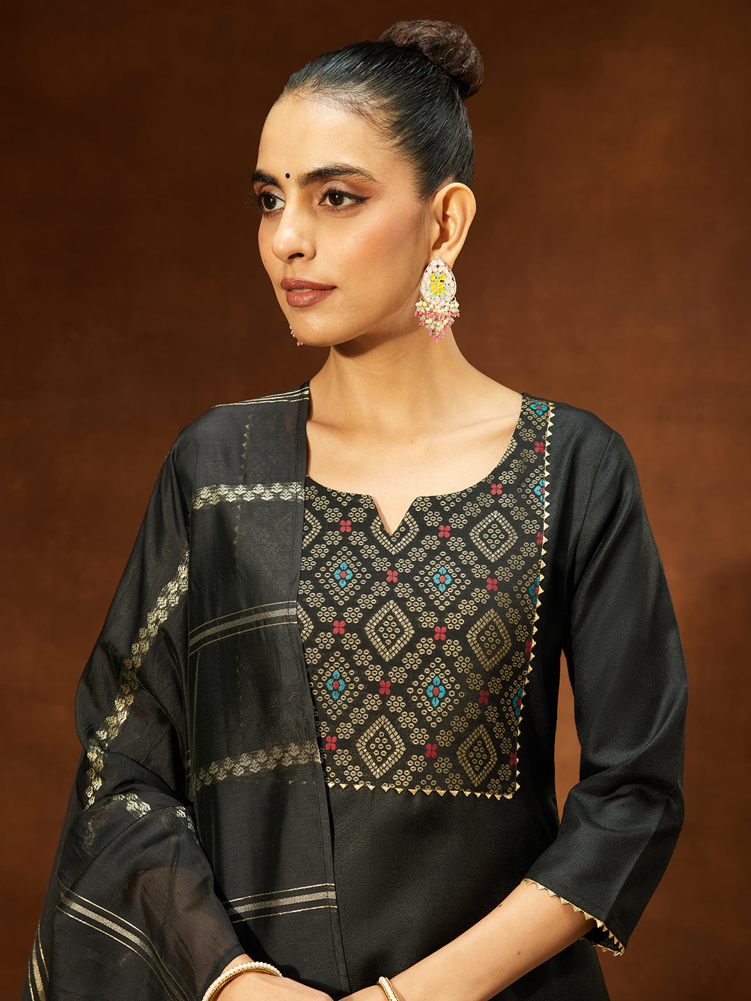 Janasya Women's Black Cotton Blend Yoke Design Straight Kurta Set