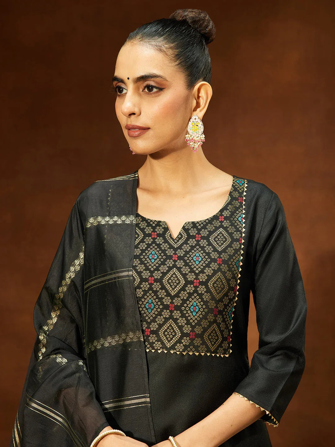 Janasya Women's Black Cotton Blend Yoke Design Straight Kurta Set