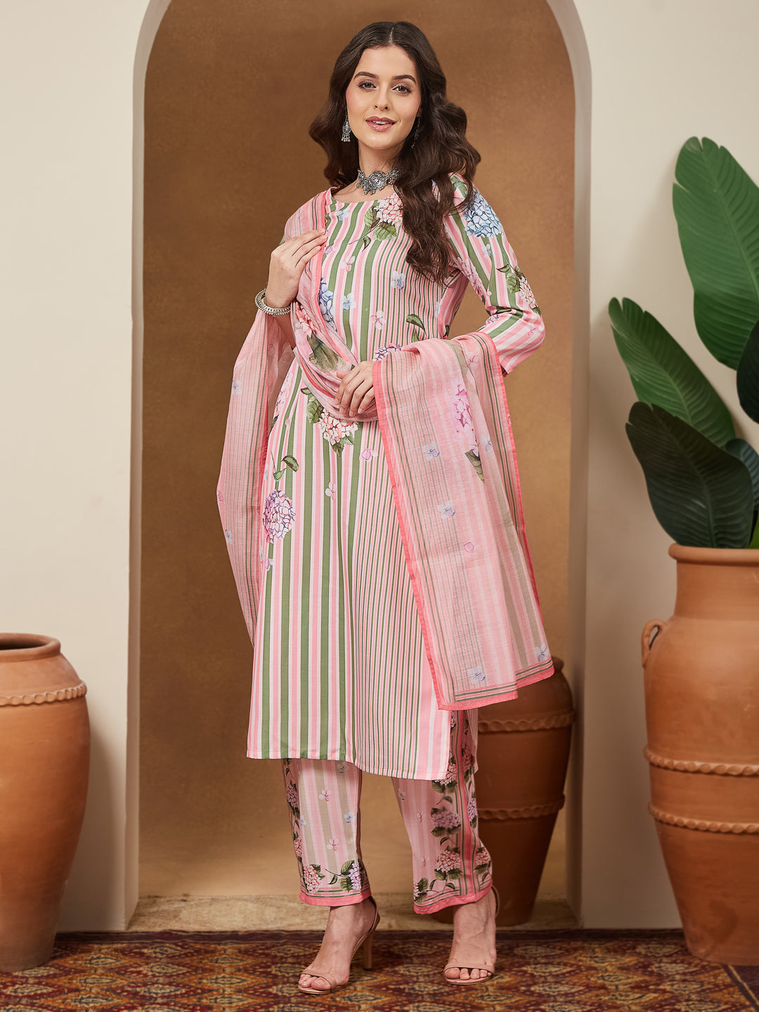 Janasya Women's Light Pink Cotton Blend Floral Printed Straight Kurta Set - qivii
