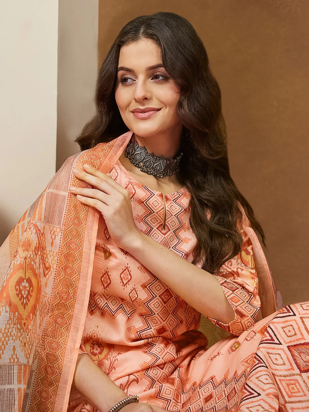 Janasya Women's Peach Cotton Blend Geometric Printed Straight Kurta Set