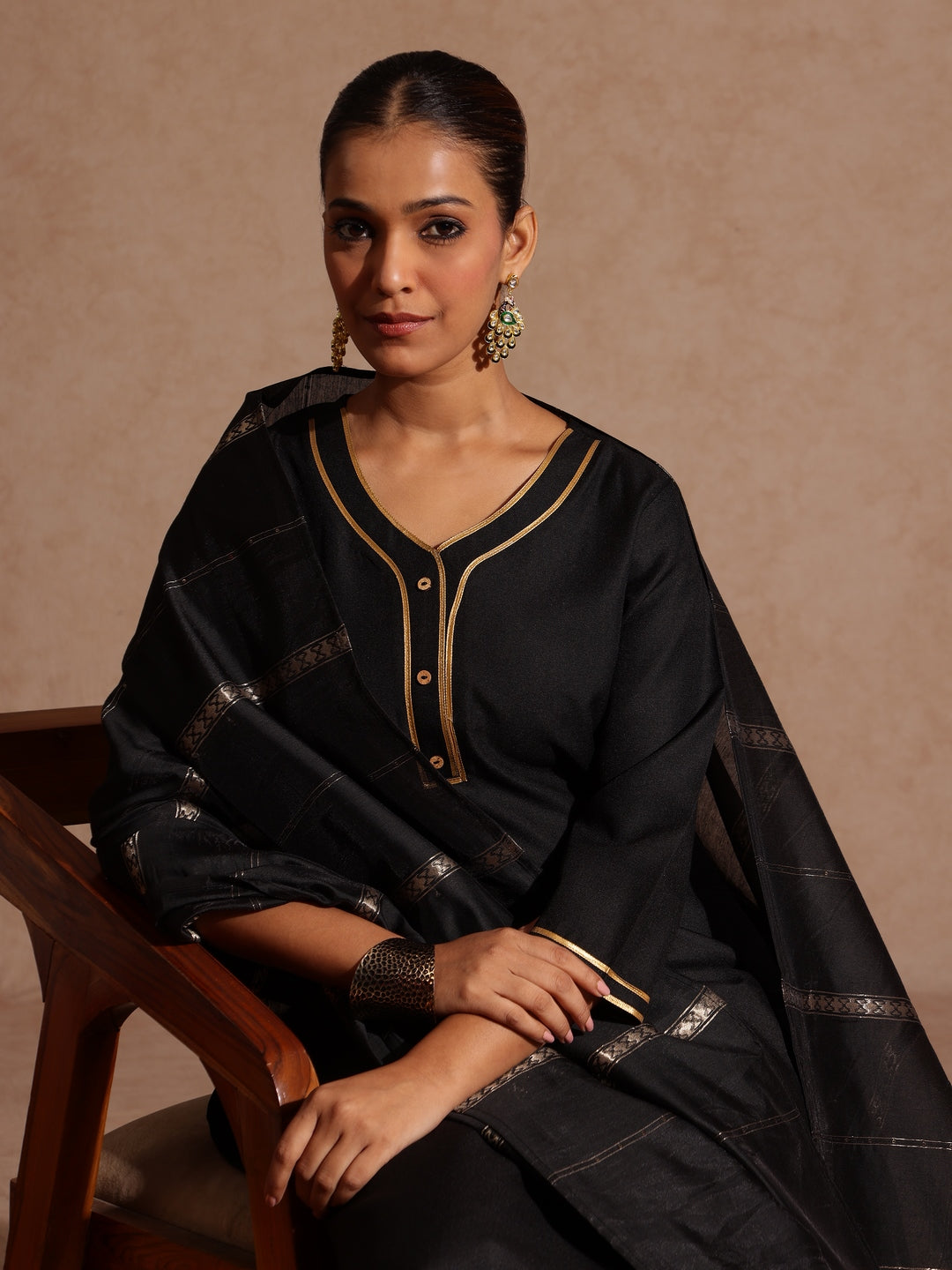 Janasya Women's Black Cotton Blend Yoke Design Straight Kurta Set - qivii