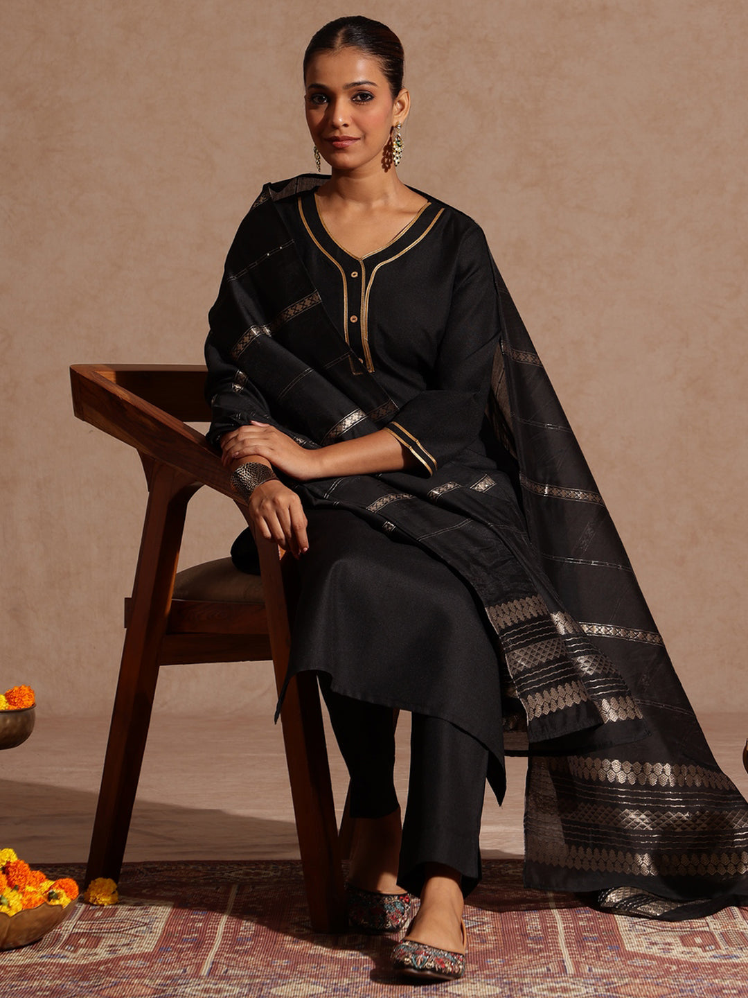 Janasya Women's Black Cotton Blend Yoke Design Straight Kurta Set - qivii