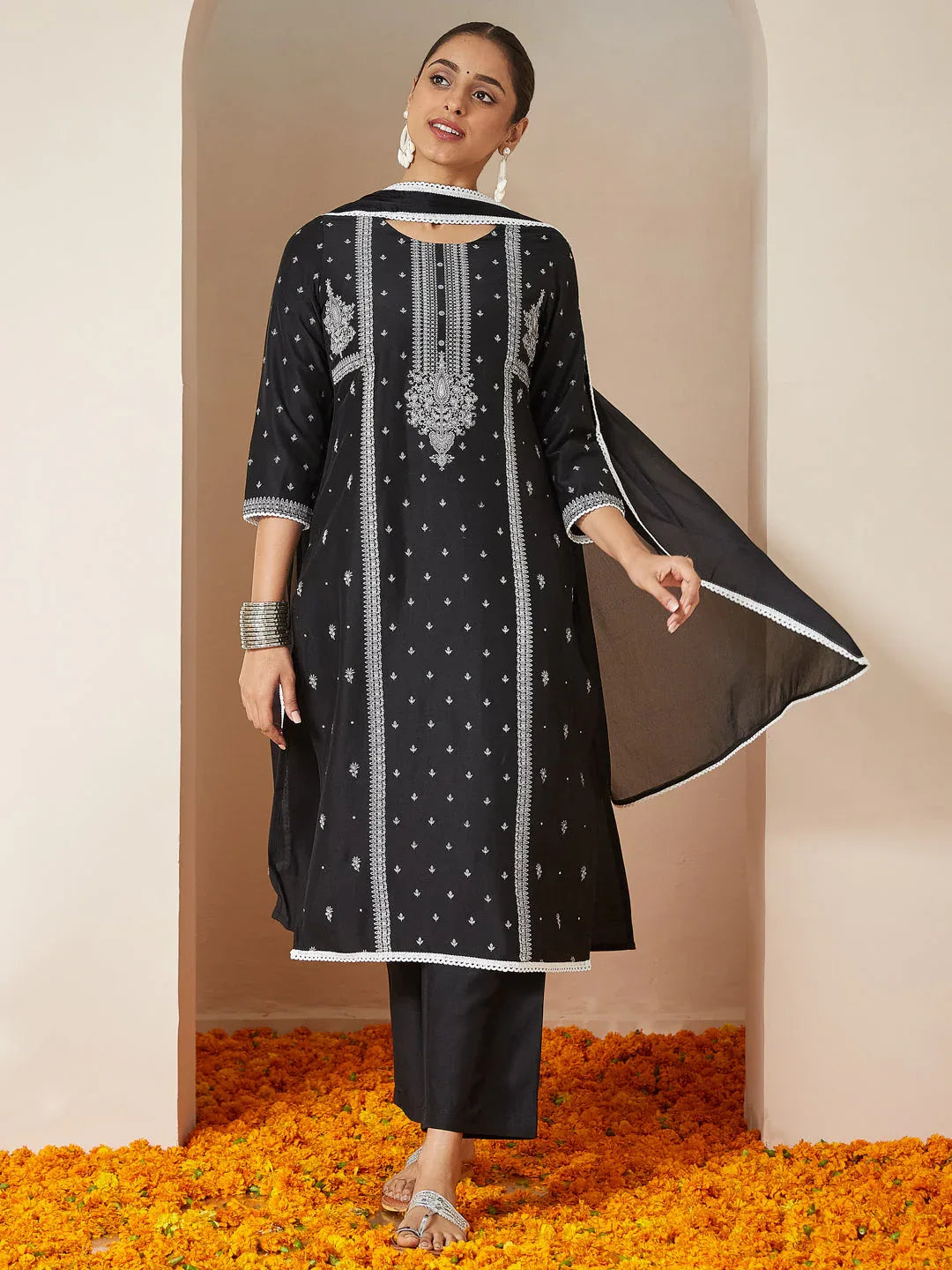 Janasya Women's Black Silk Blend Ethnic Printed Straight Kurta Set