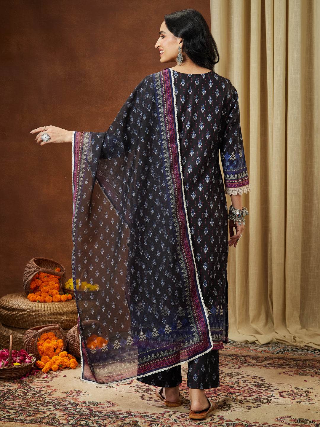 Janasya Women's Black Cotton Blend Printed Straight Kurta Set