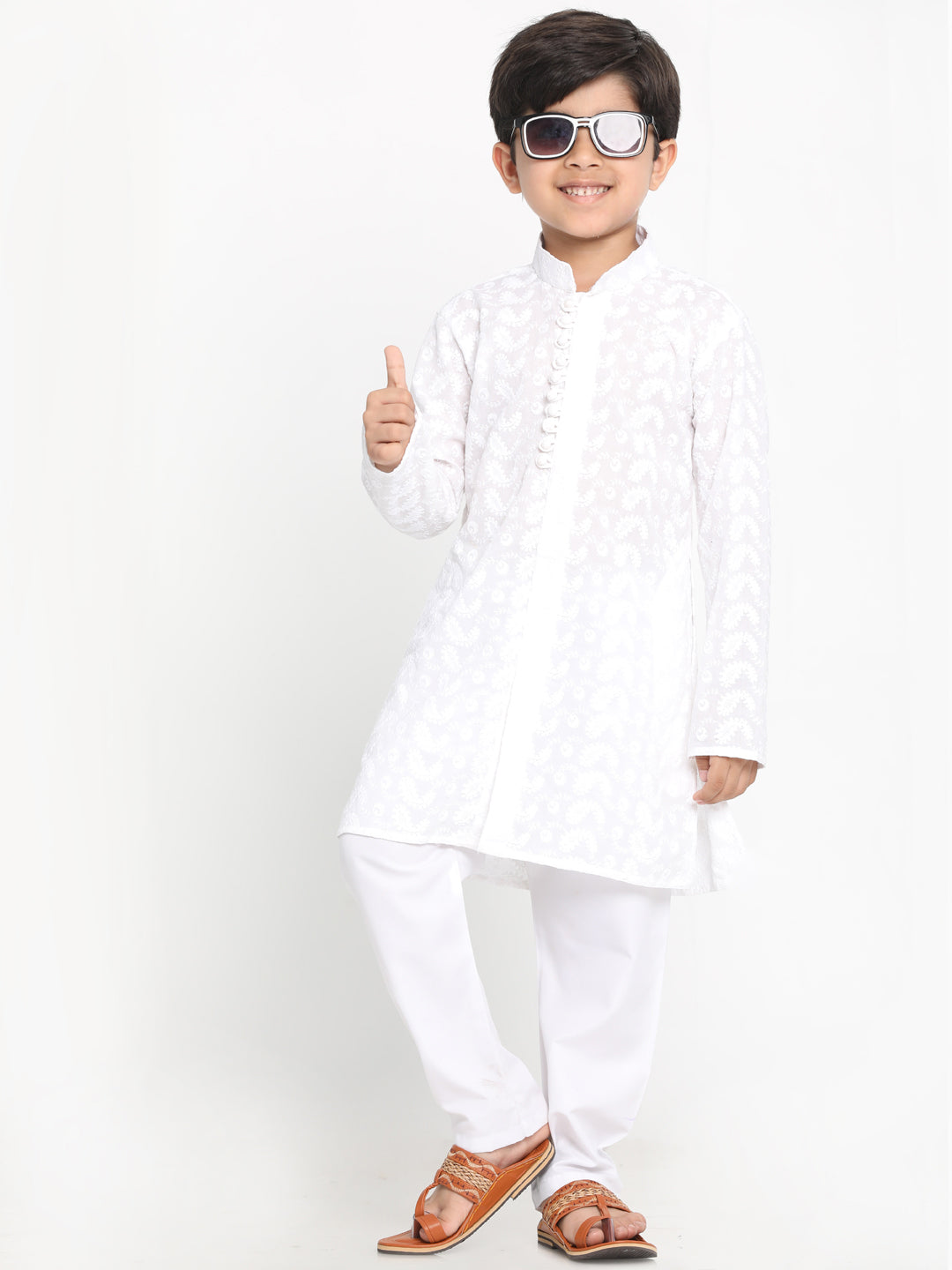Vastramay Boy's White Lukhnowi Chikankari Kurta - qivii