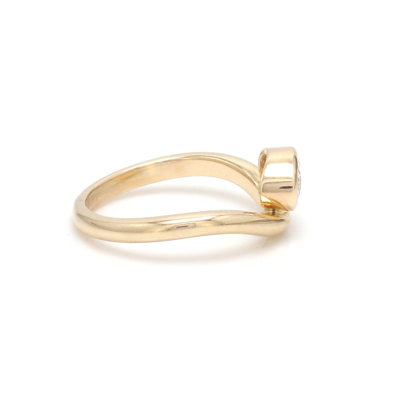 JPRG-3479/8892 Lab Grown Diamond Oval Bezel Set Wave Ring