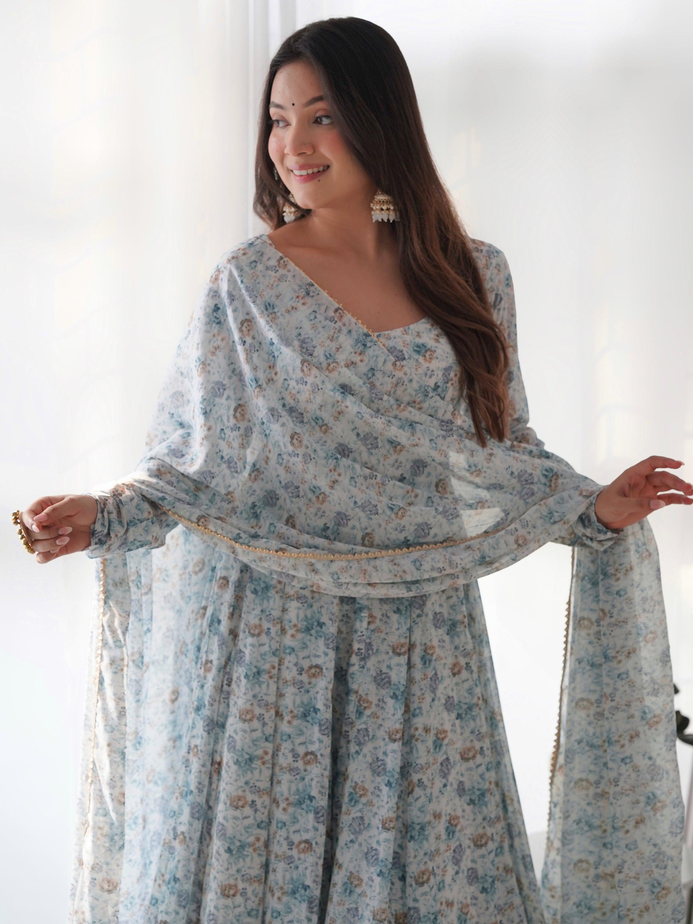 Statement jewelry and chic footwear to create a unique appearance