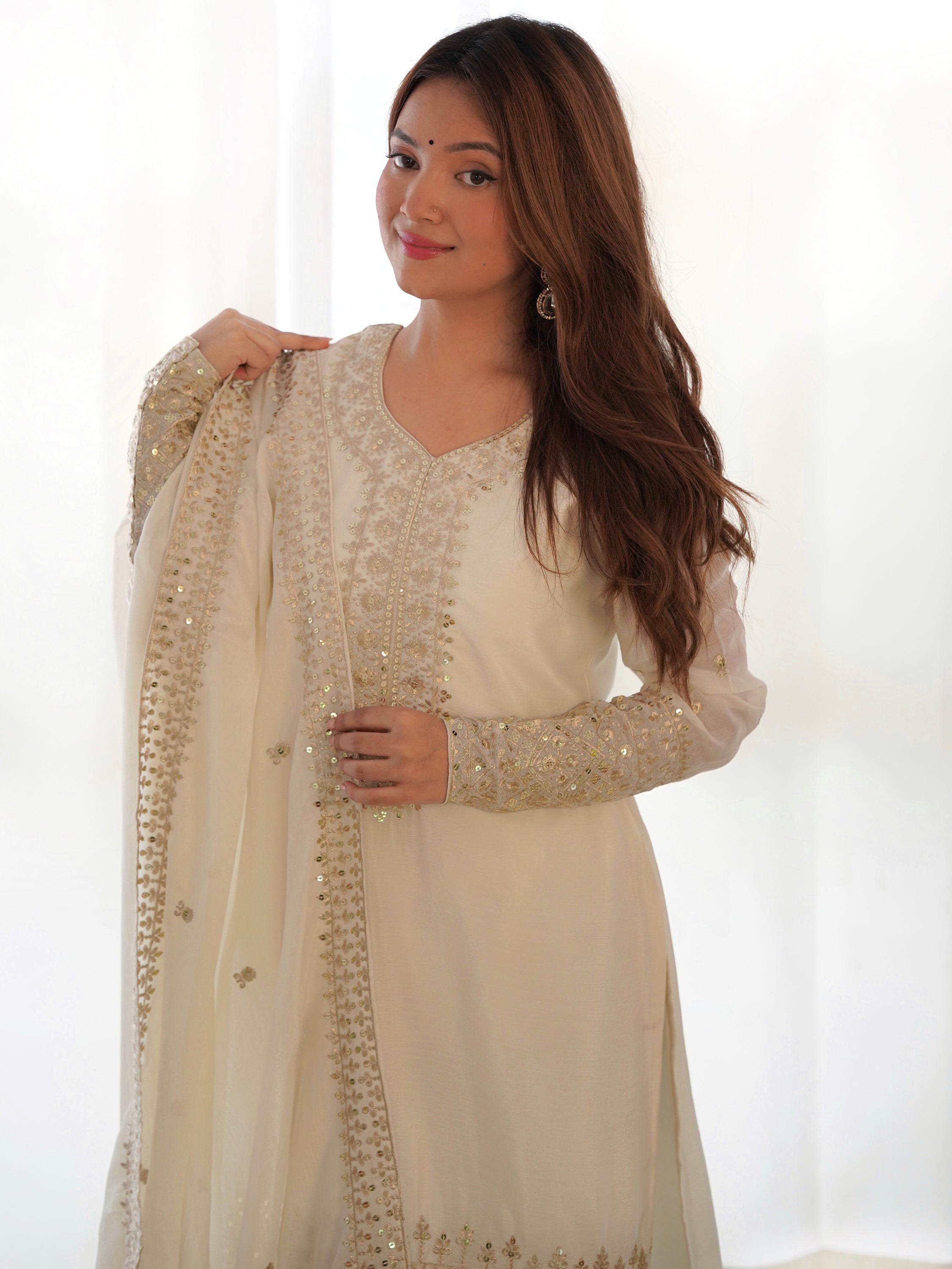 Available in XS to XXL sizes for a comfortable and flattering fit