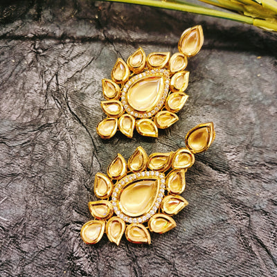 Anshu High Qwality Gold Plated Kundan Earrings