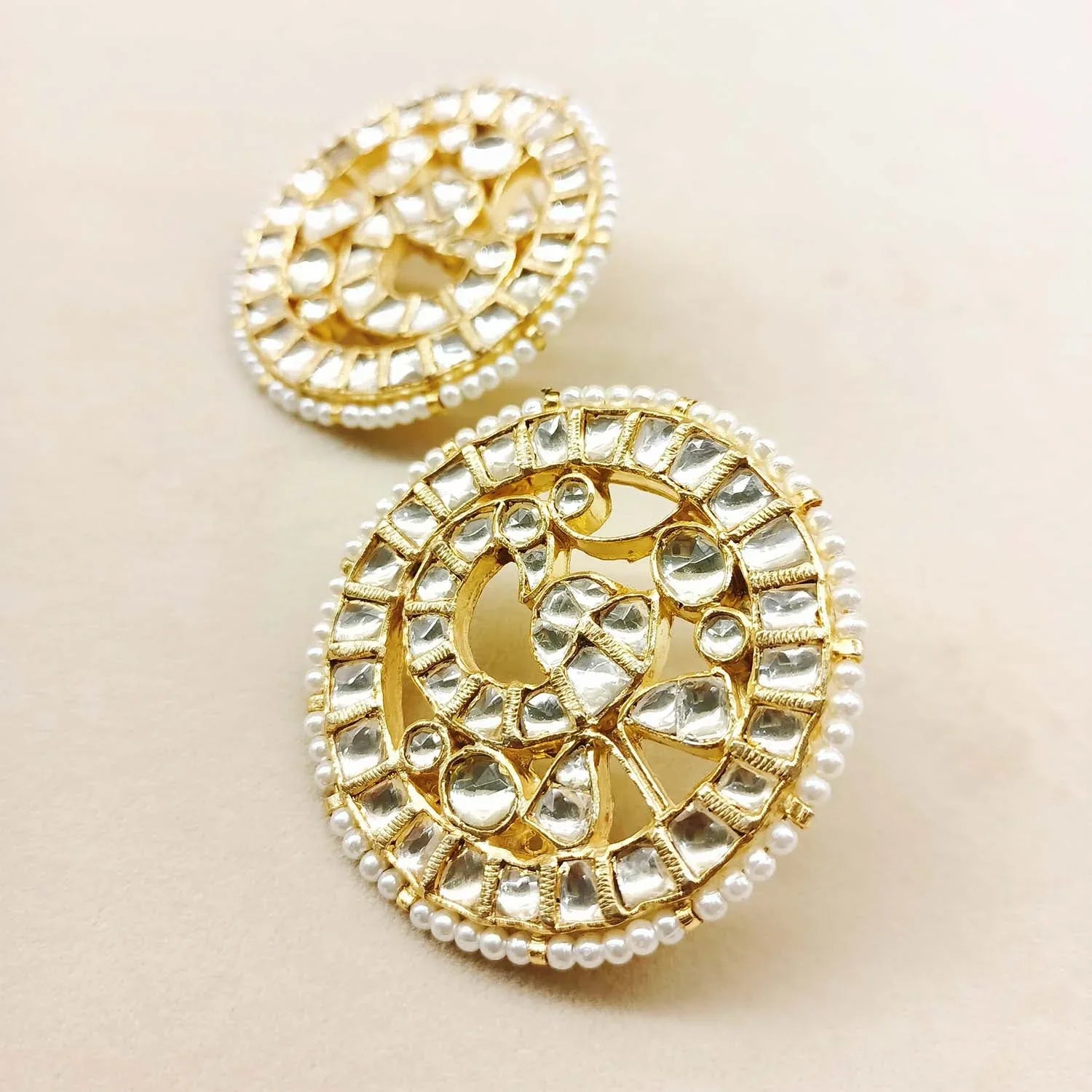 Aanchal Cream Beads Gold Plated Round Kundan Tops