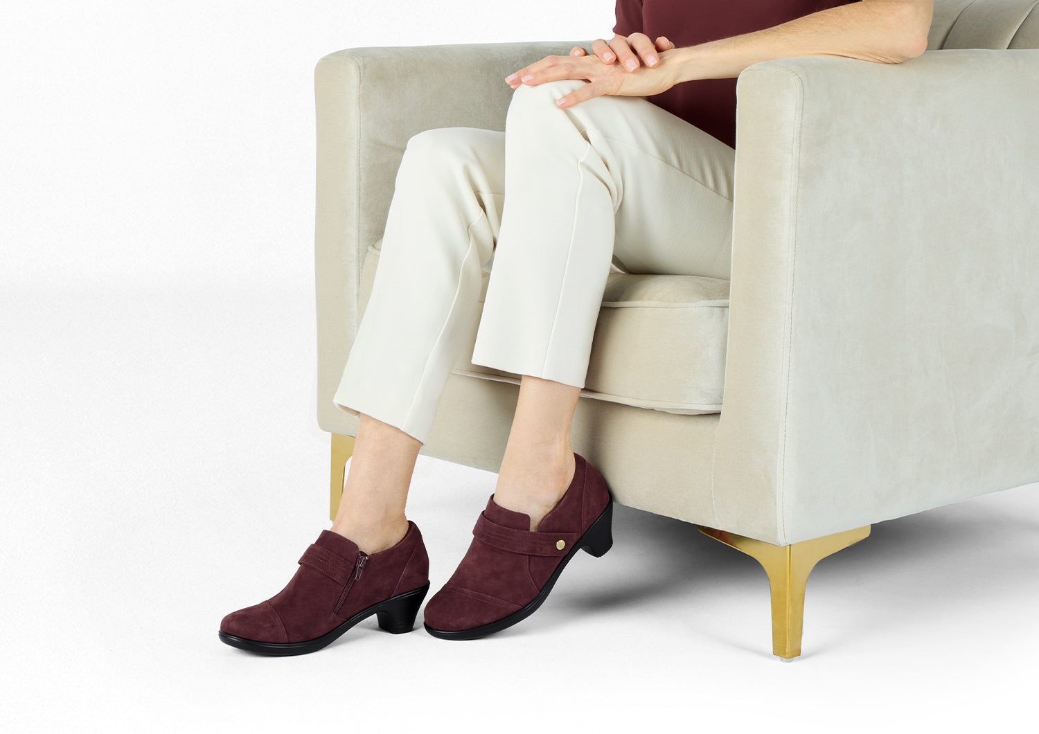 Eva – Warme Tiefe in leuchtendem Merlot - By Qivii