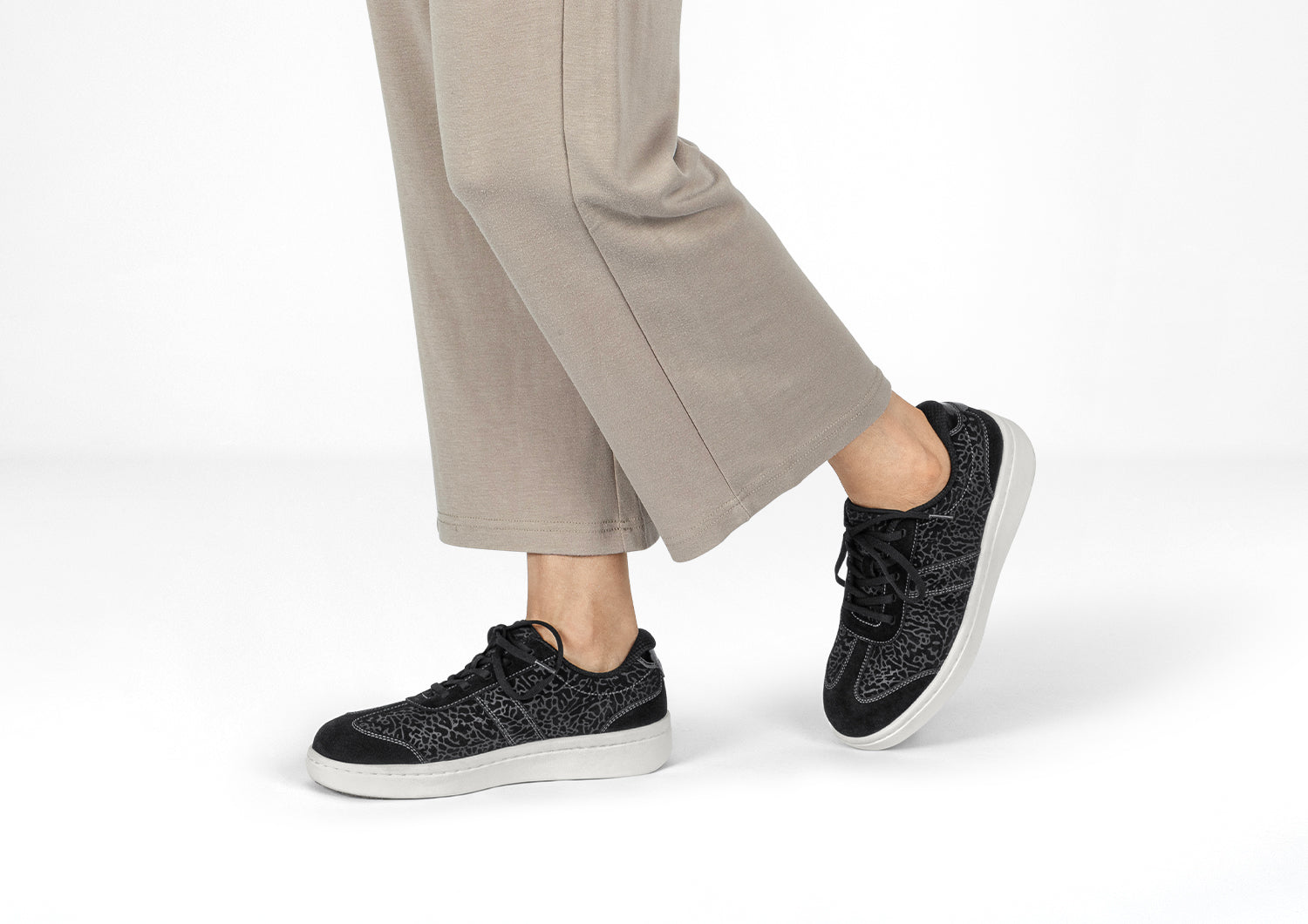 Carla - Komfortable Orthopädische Sneaker - By Qivii