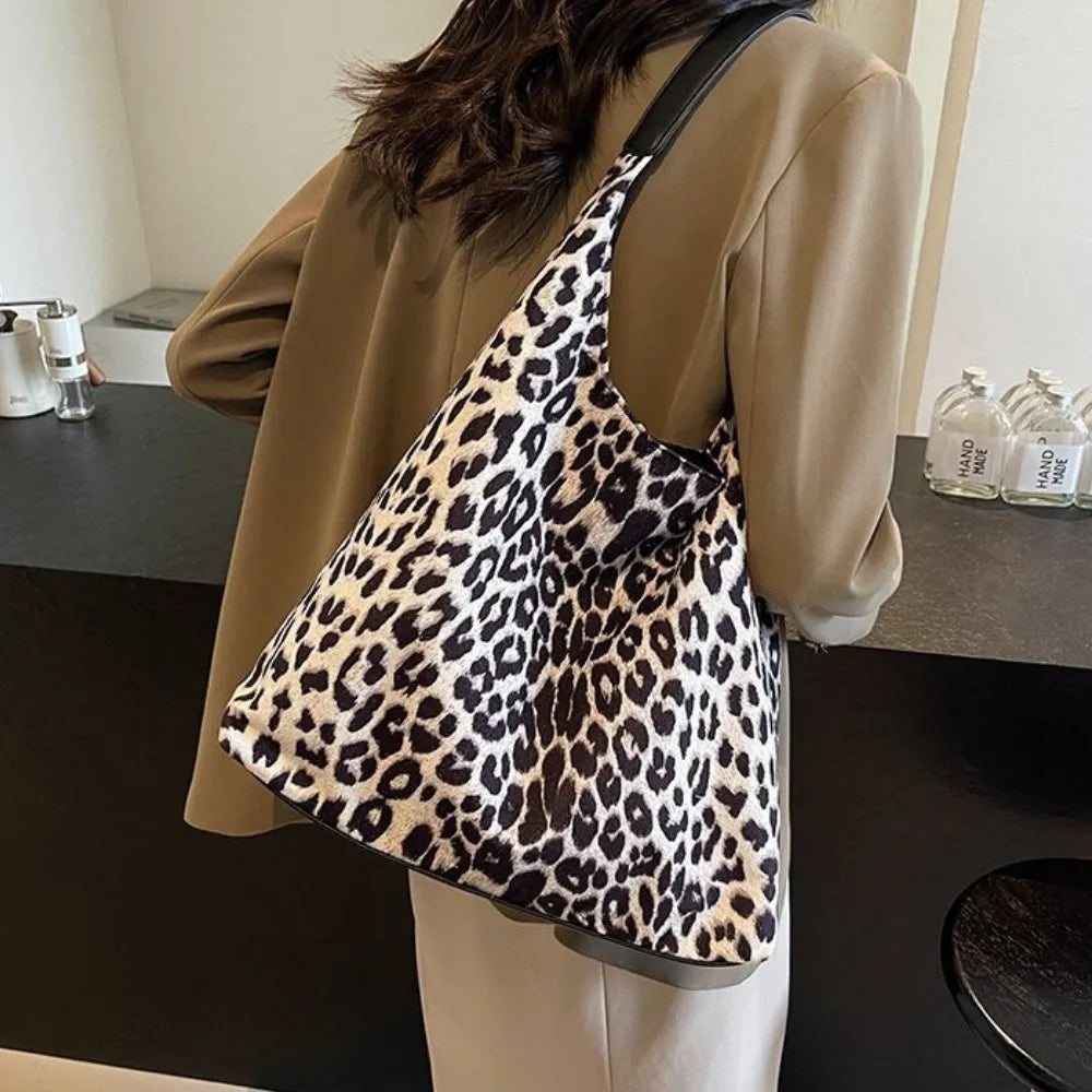 Nalia | Hobo Bag - By Qivii