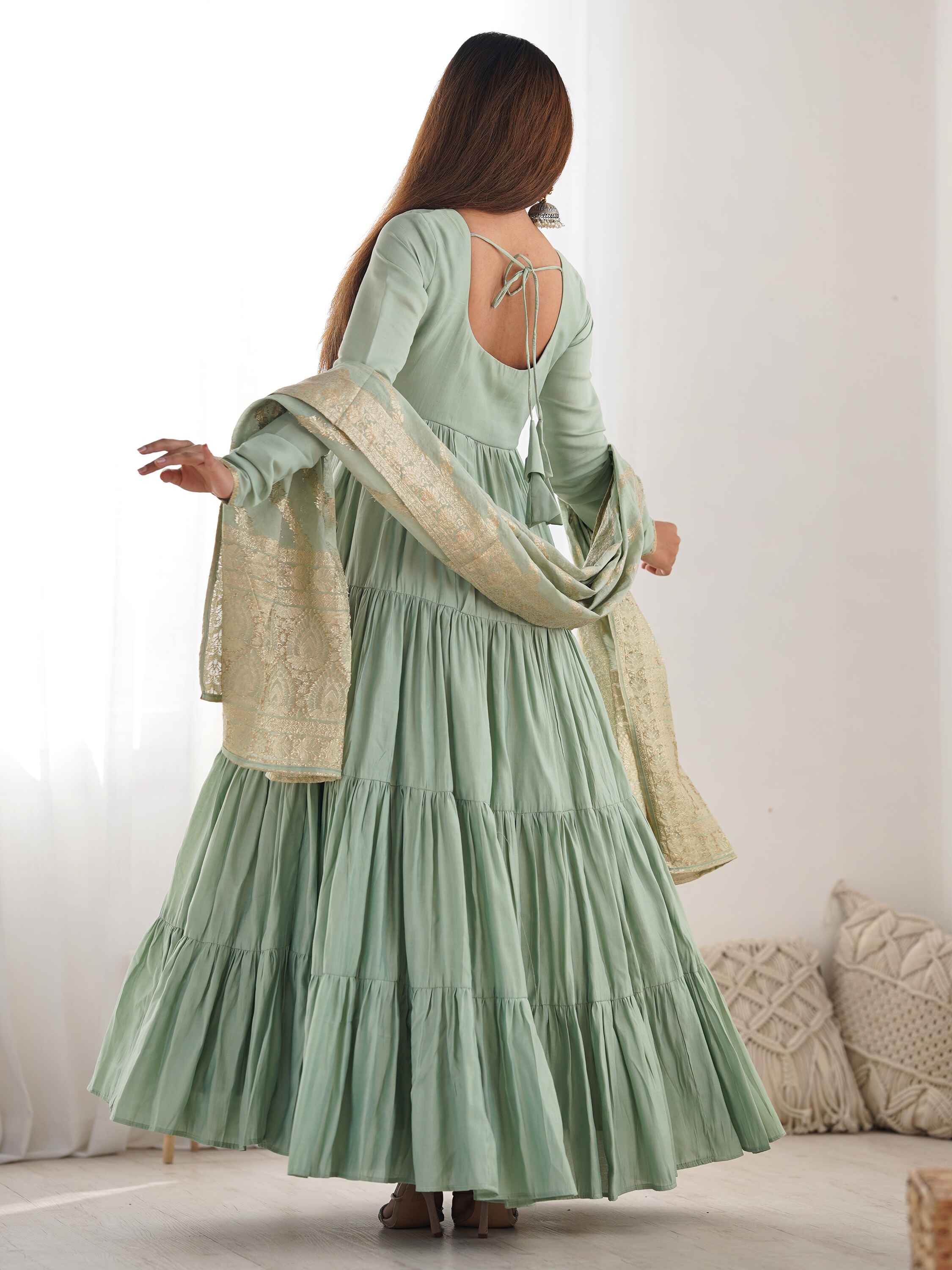 Gorgeous pista green color sure to turn heads