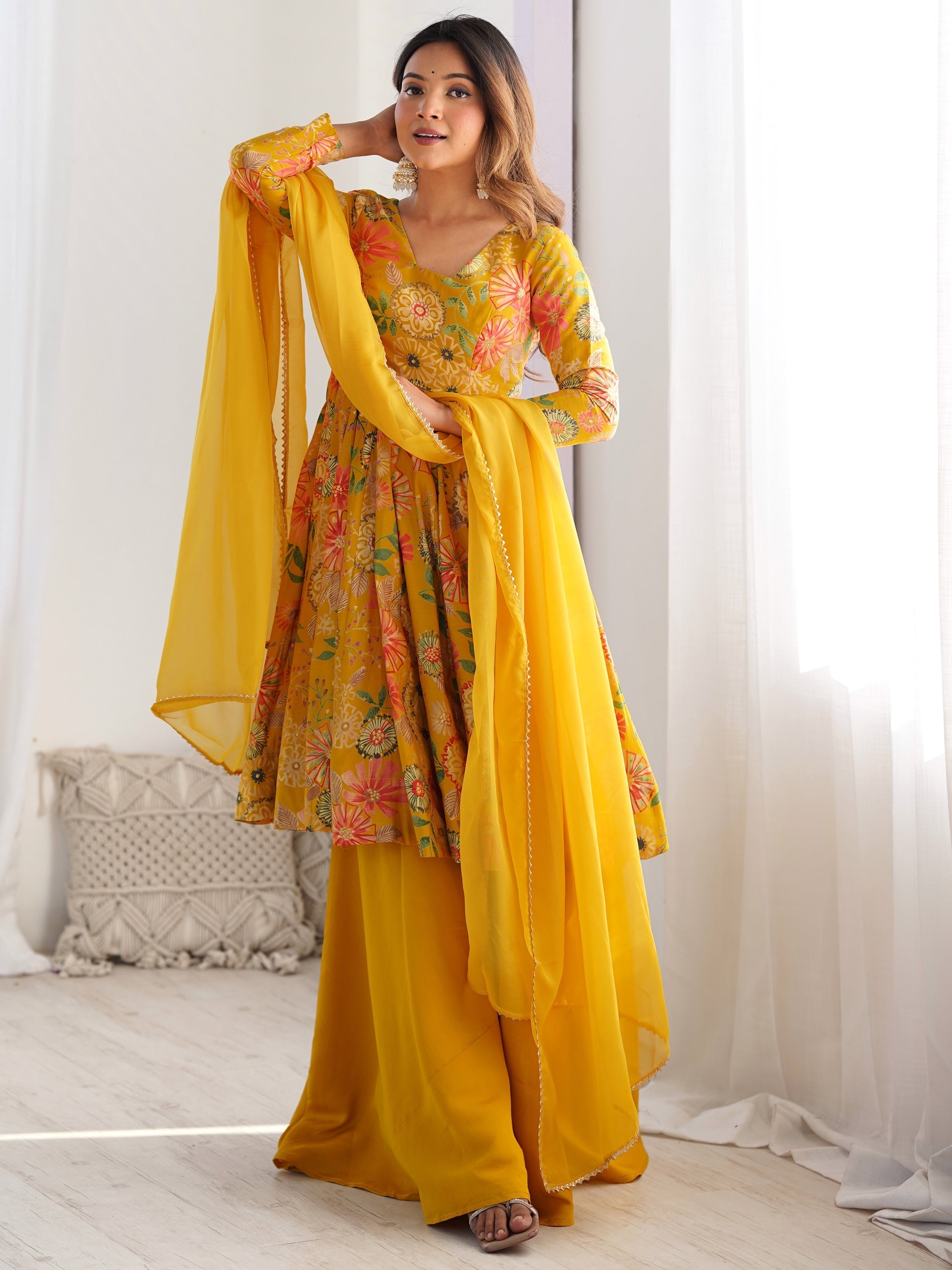Exquisite design blending traditional aesthetics with contemporary fashion