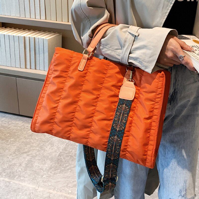 Lelah | Tote Bag - By Qivii