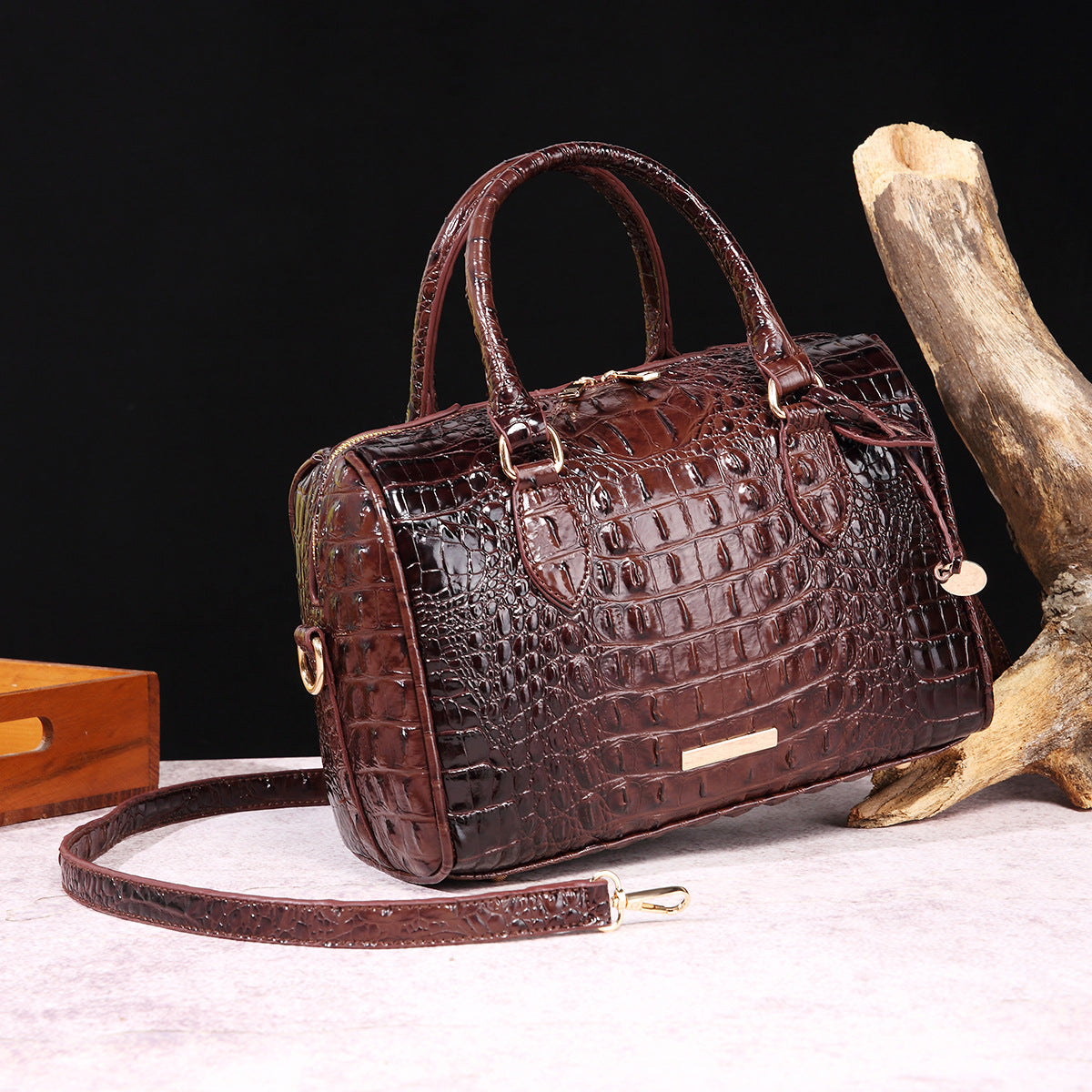 Women's Vintage Crocodile-Embossed Crossbody Bag – Travel-Ready Underarm Handbag
