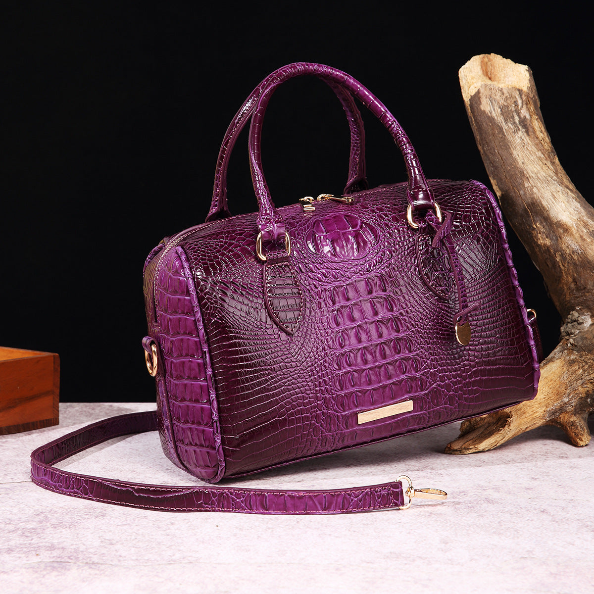 Women's Vintage Crocodile-Embossed Crossbody Bag – Travel-Ready Underarm Handbag