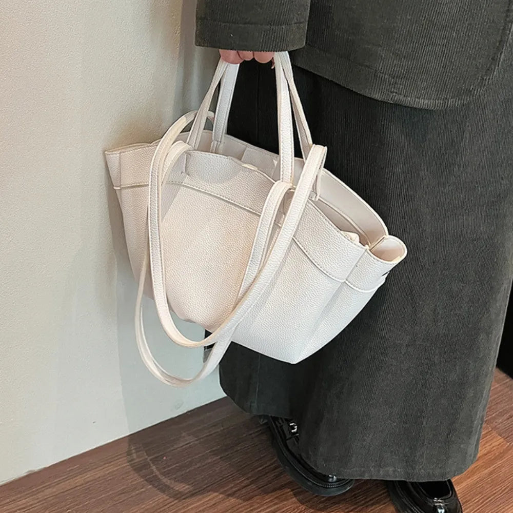 Aona | Tote Bag - By Qivii