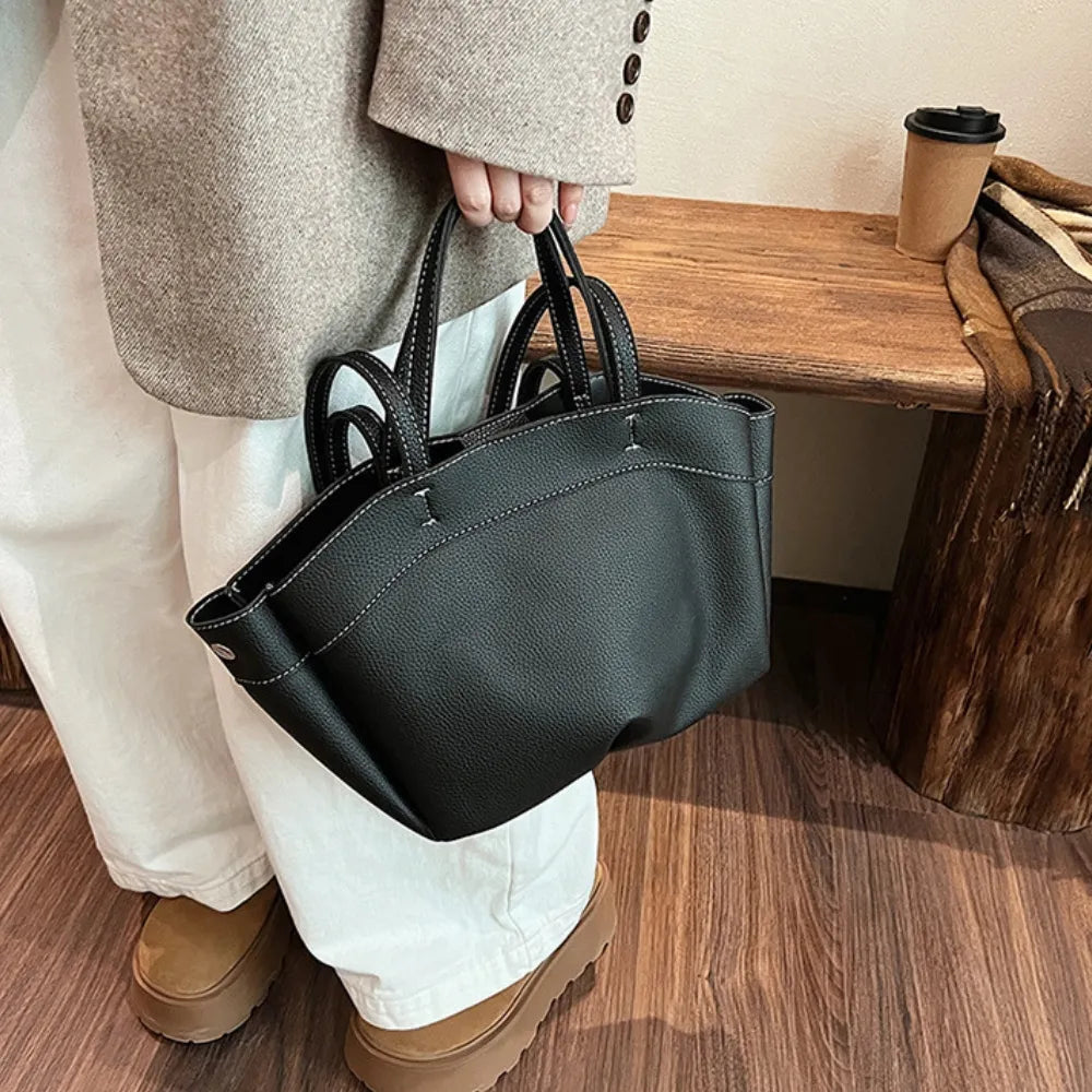 Aona | Tote Bag - By Qivii