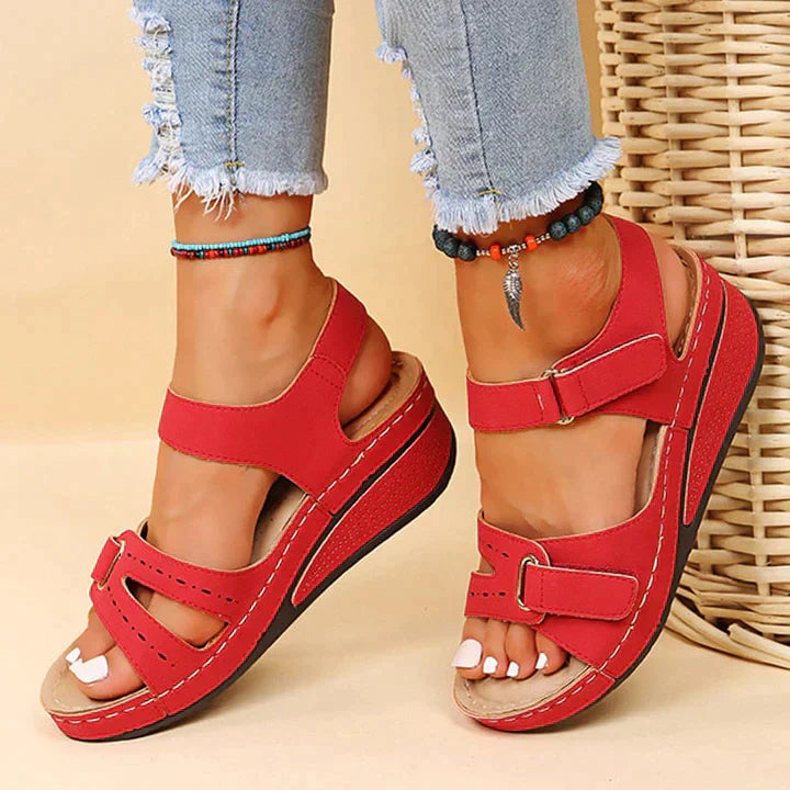 Sandy - Bequeme Orthopädische Sandalen mit Keilabsatz - By Qivii