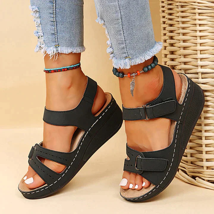 Sandy - Bequeme Orthopädische Sandalen mit Keilabsatz - By Qivii