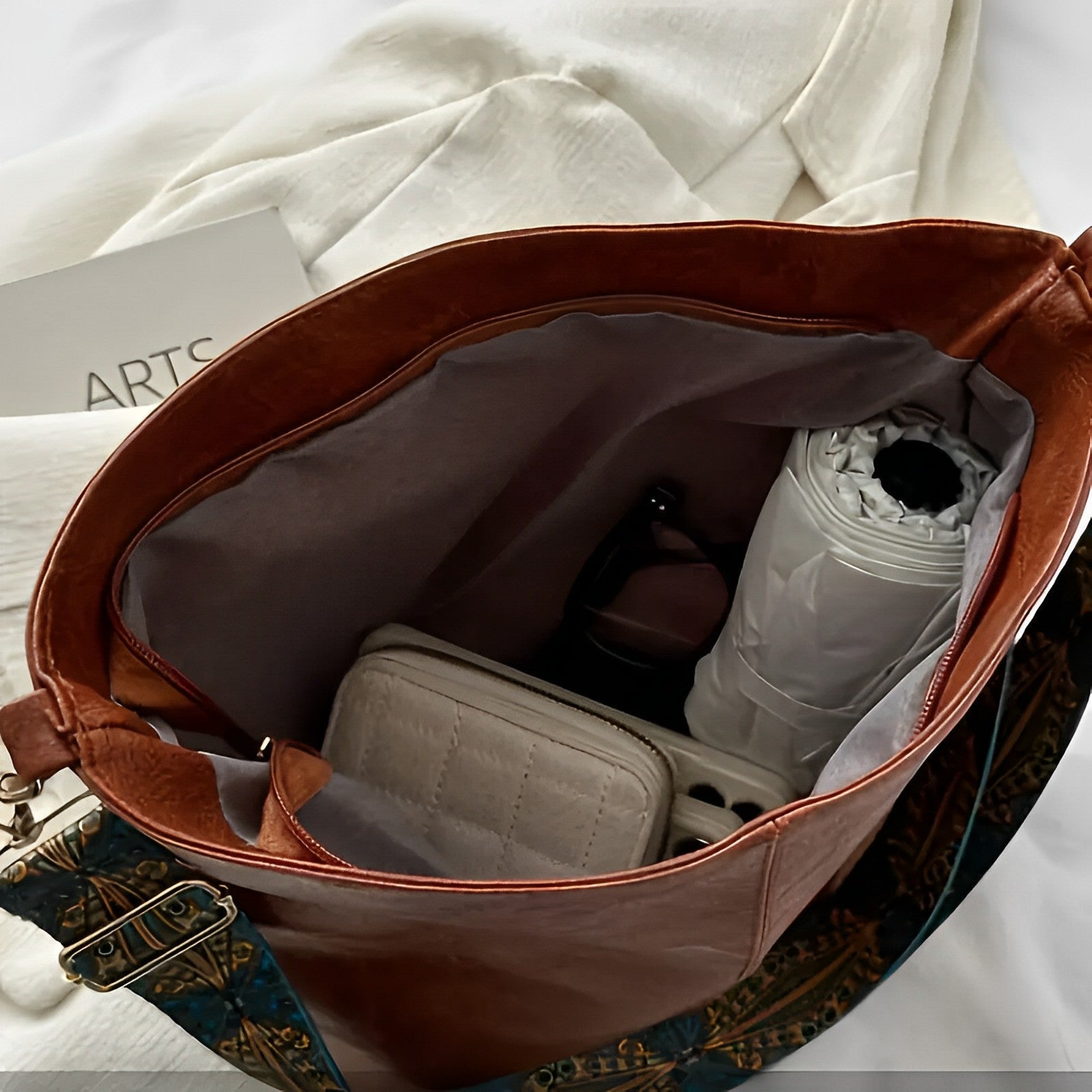 Boyah | Crossbody Bag - By Qivii