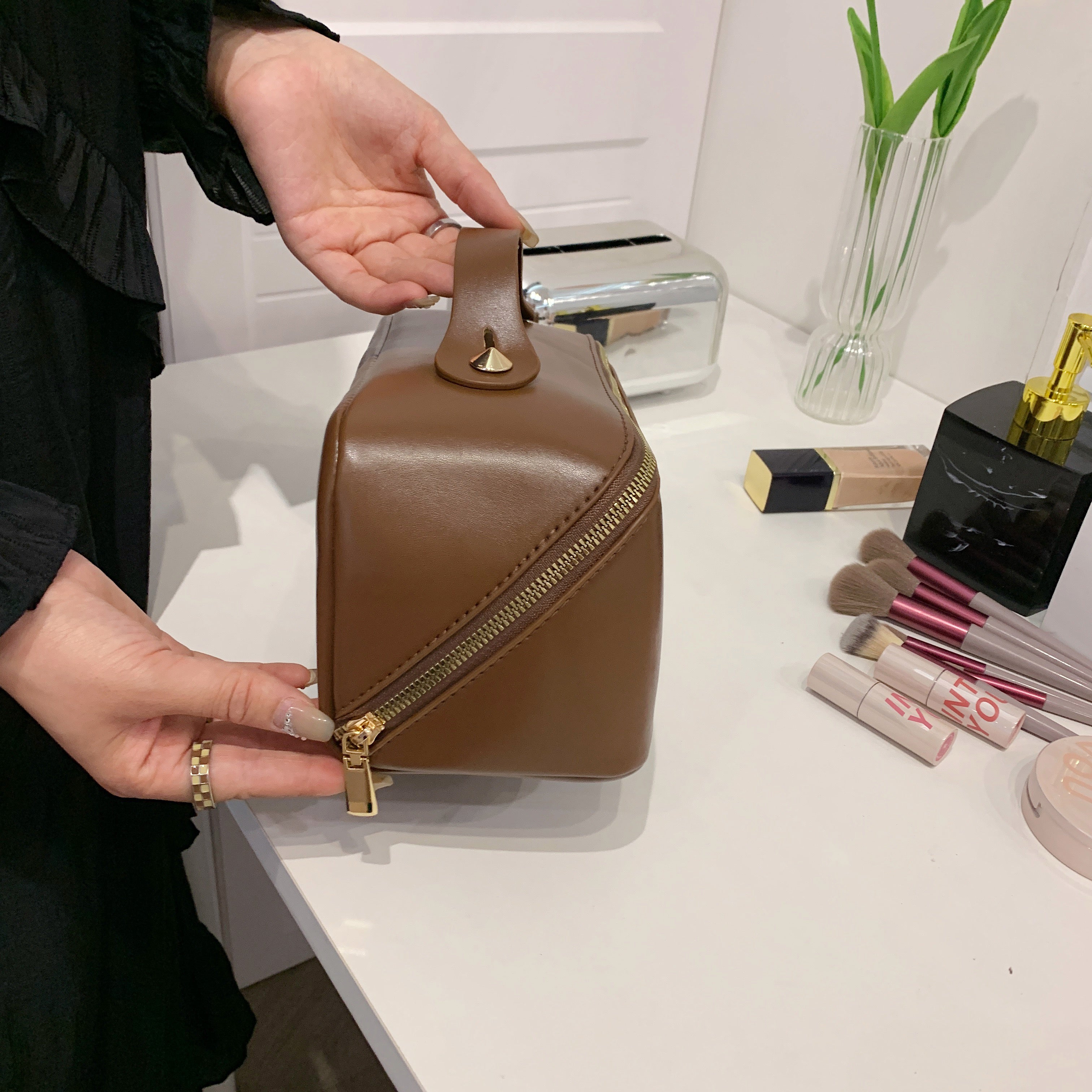 Tinah | Makeup Pouch - By Qivii