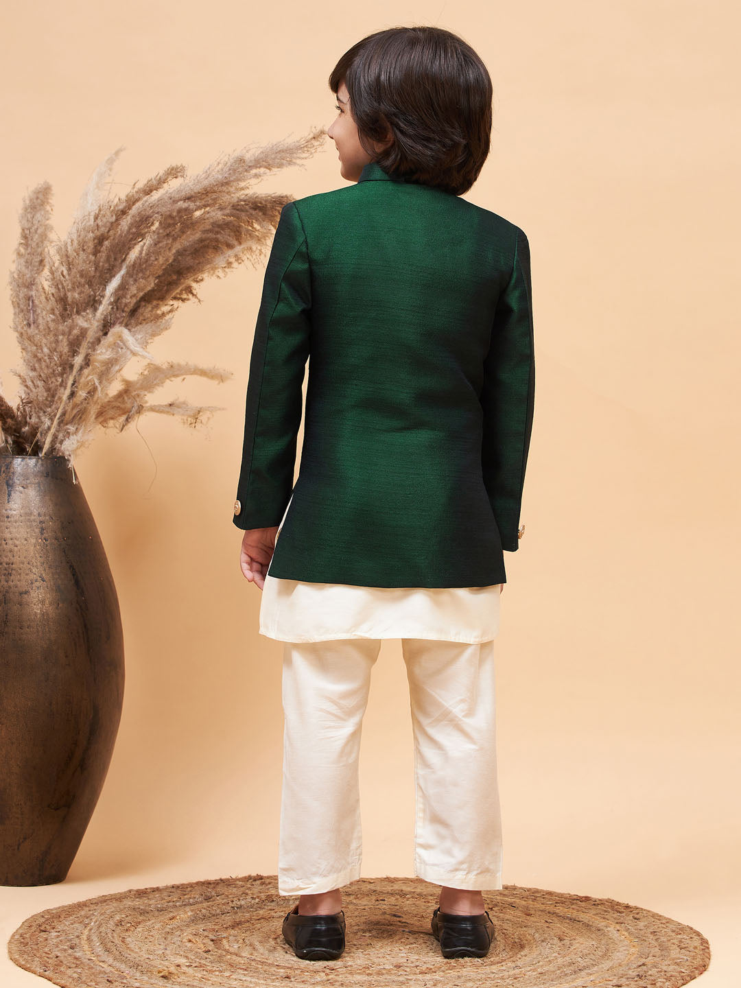 VASTRAMAY Boy's Green Indo Western Jacket With Cream Kurta And Pyjama Set - qivii