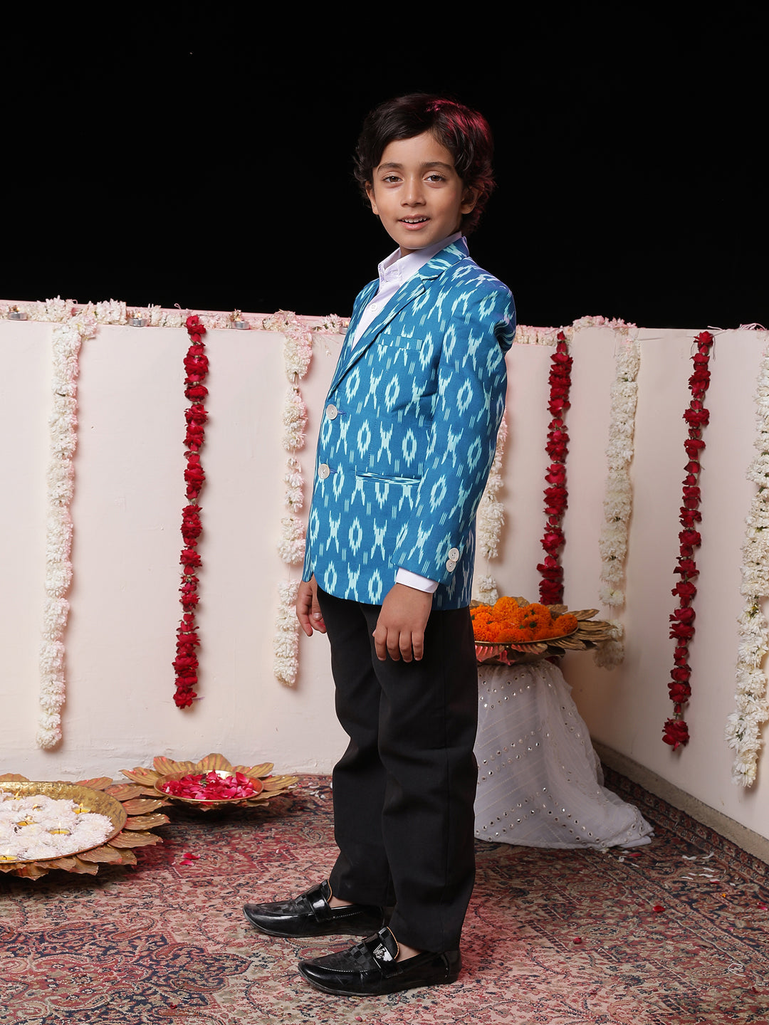 VASTRAMAY Boy's Aqua Ikkat Print Blazer - qivii