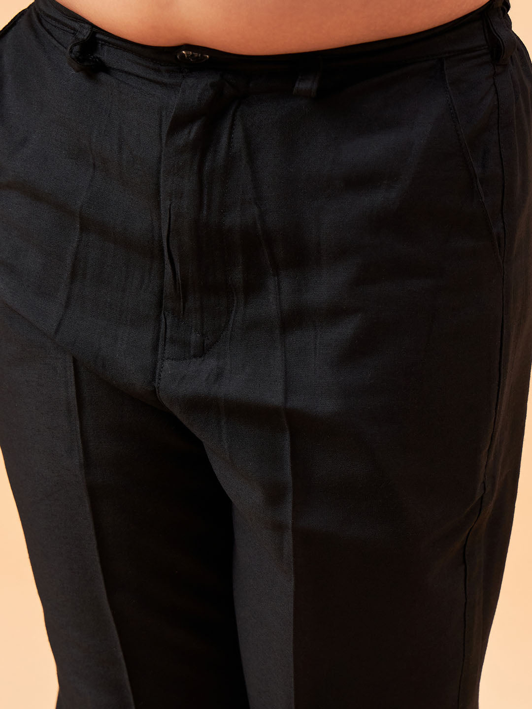 VASTRAMAY Boy's Black Glitter Indo Western Sherwani Set - qivii