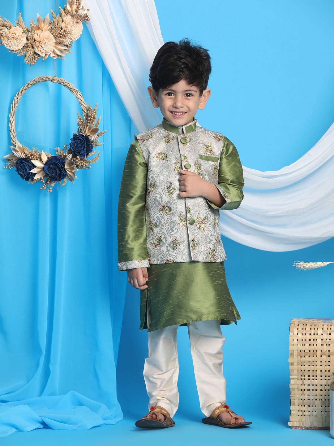 VASTRAMAY Boy's Green Floral Jacquard Jacket With Silk Kurta and Pyjama Set - qivii