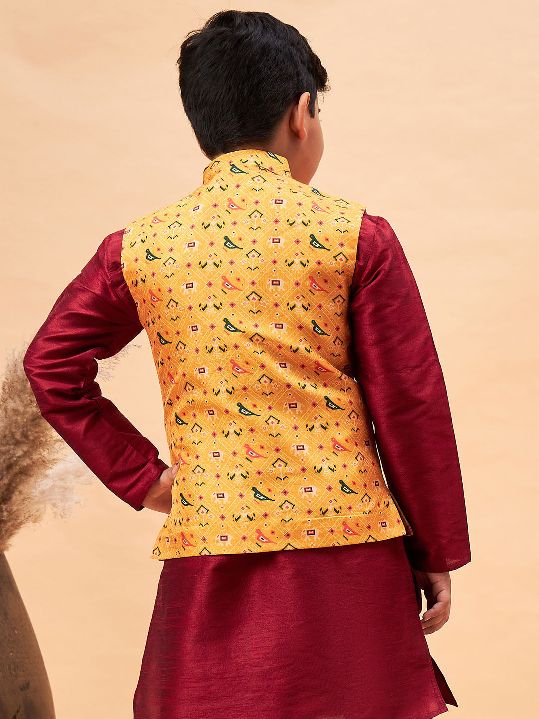 VASTRAMAY Boy's Yellow Ethnic Printed Jacket - qivii