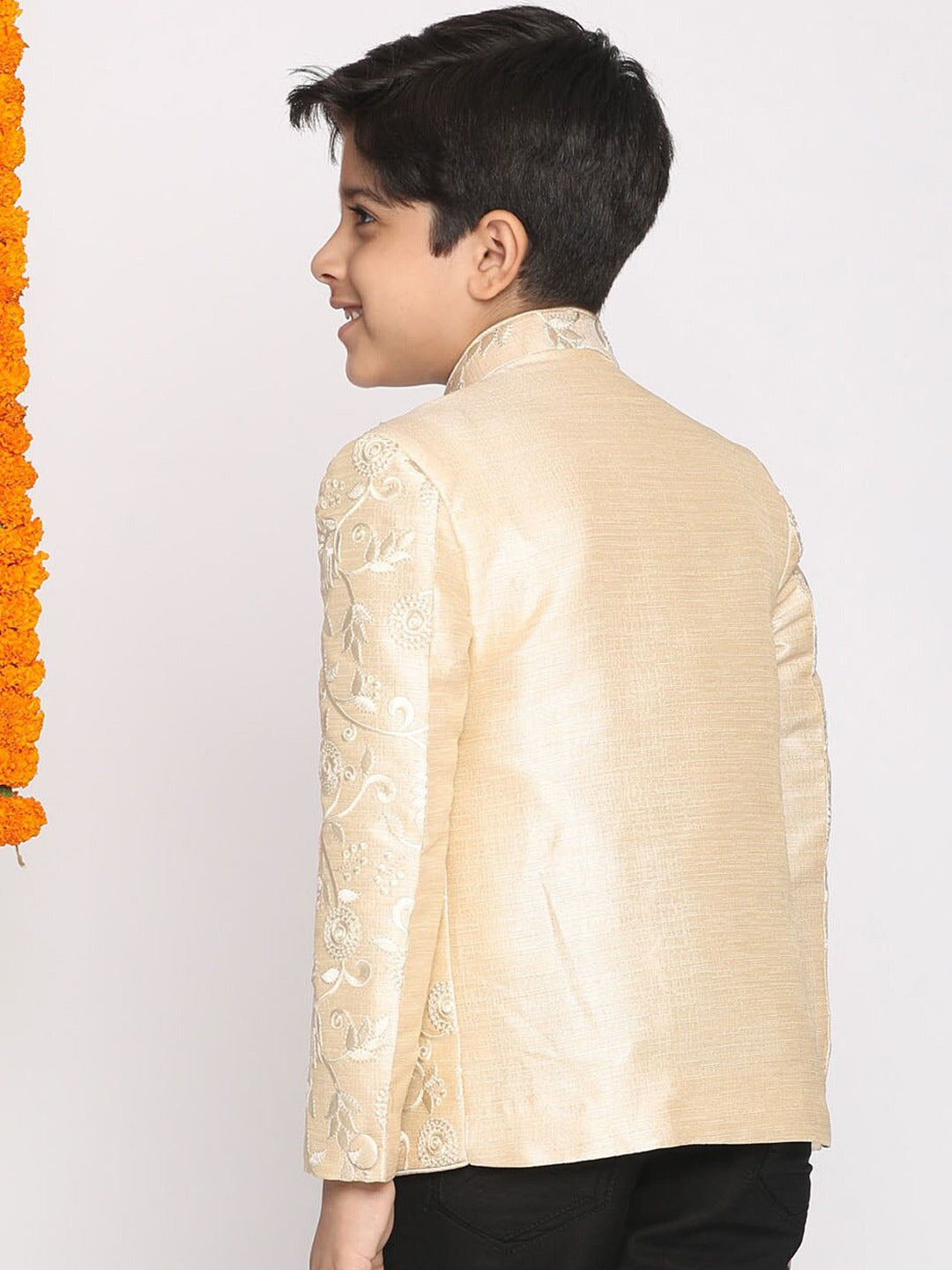 VASTRAMAY Boys Beige Embroidered Slim Fit Bandhgala Blazer - qivii