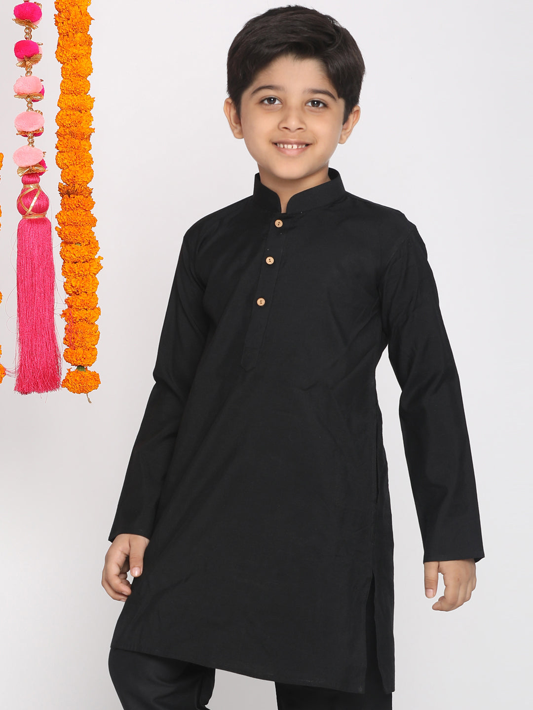 VASTRAMAY Boys Black Viscose Kurta - qivii