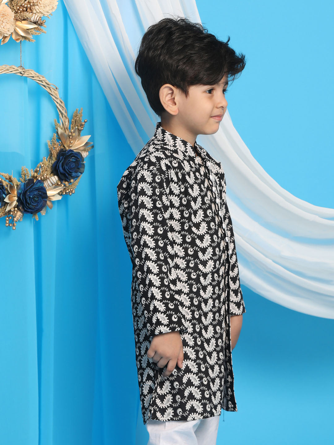 VASTRAMAY Boys Black Chikankari Kurta - qivii