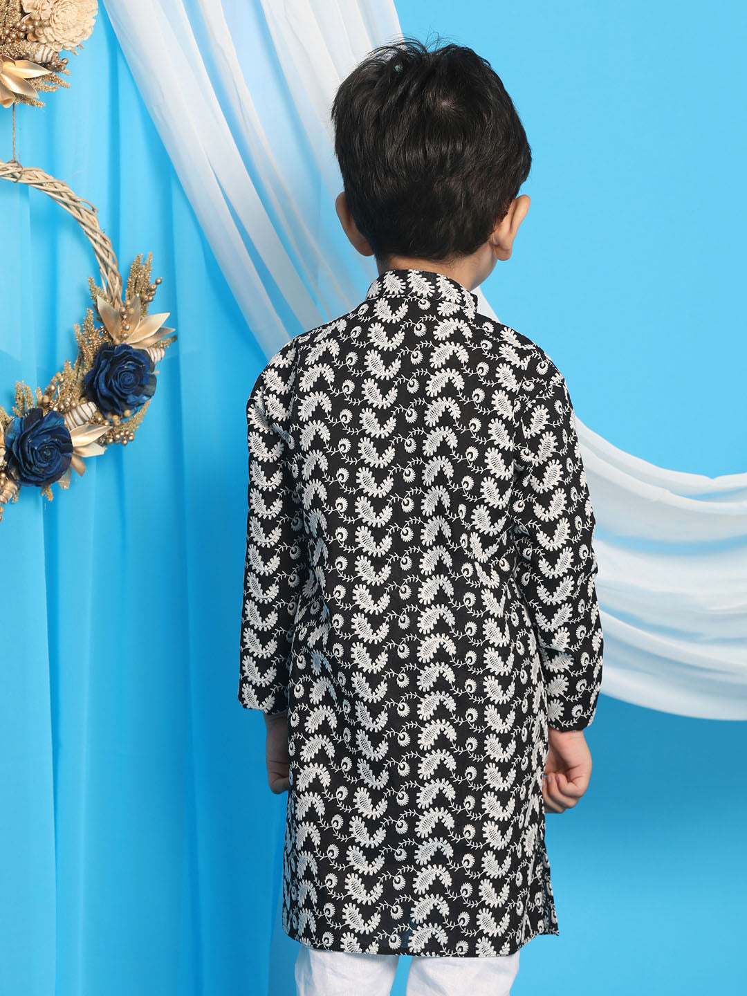 VASTRAMAY Boys Black Chikankari Kurta - qivii