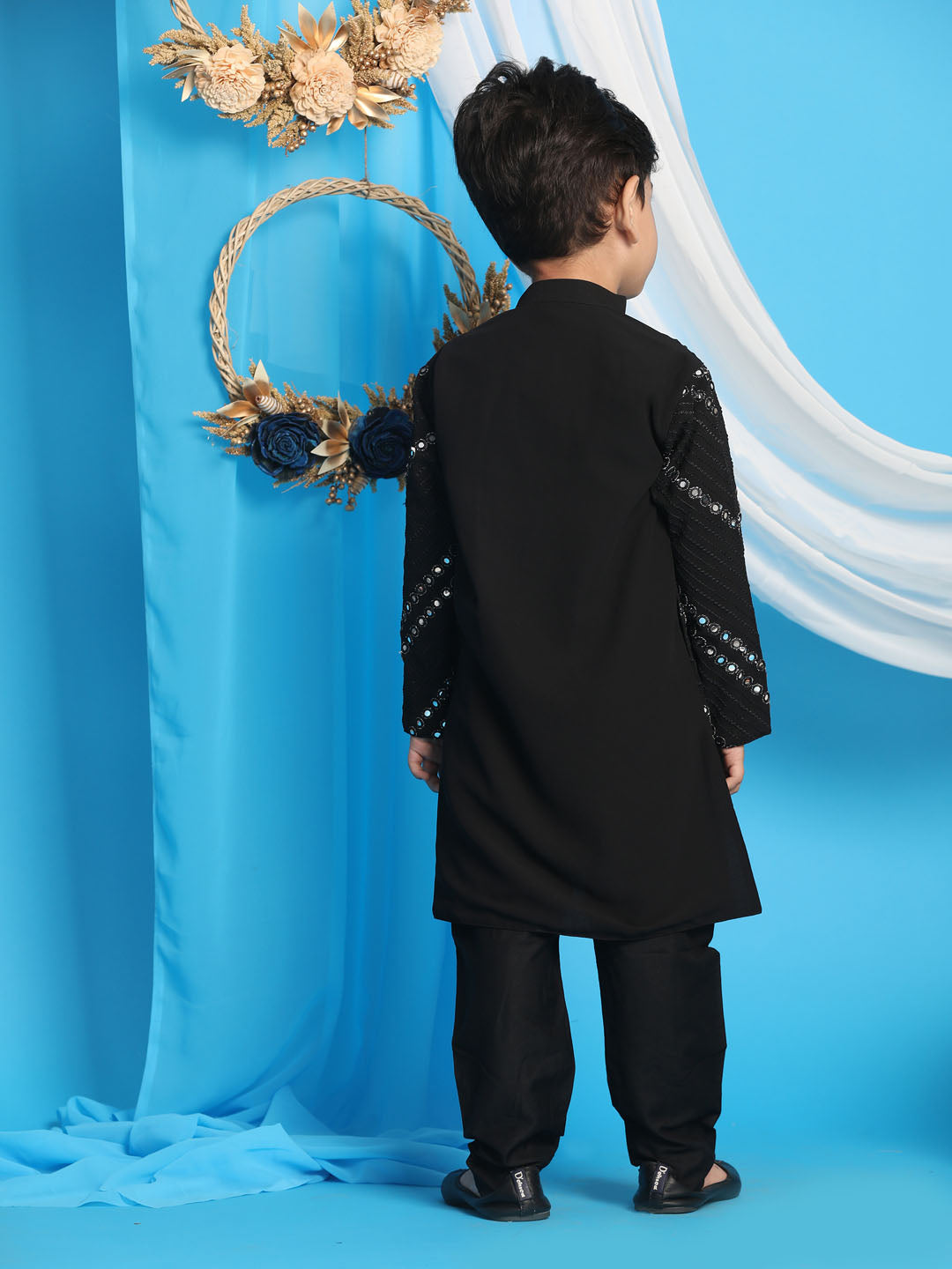 VASTRAMAY Boys' Black Mirror Kurta Pyjama Set - qivii